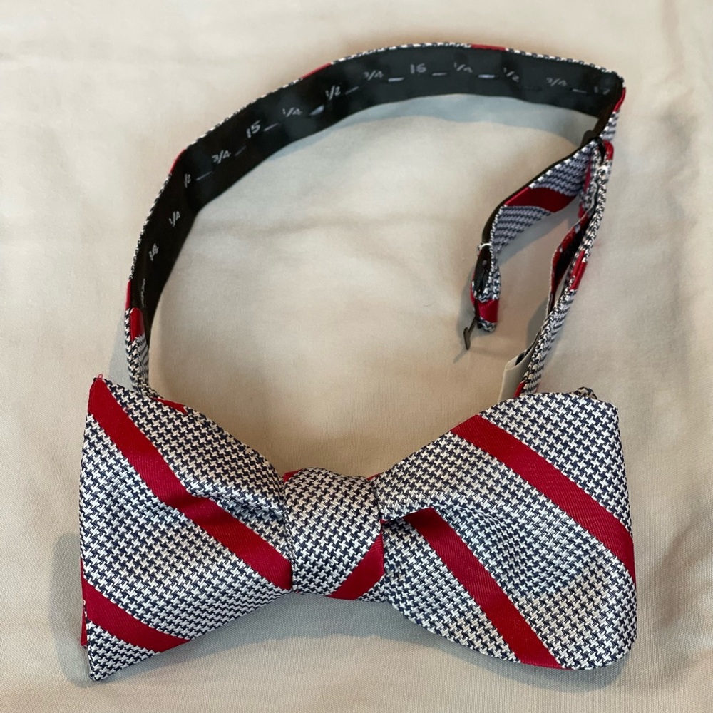 Izod Bow tie